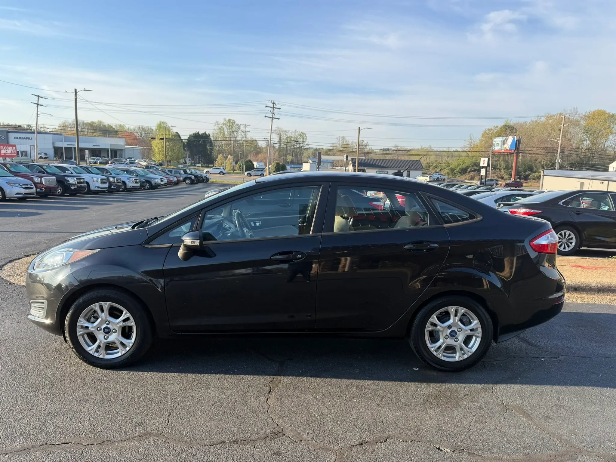 Used 2014 Ford Fiesta SE FWD image 4