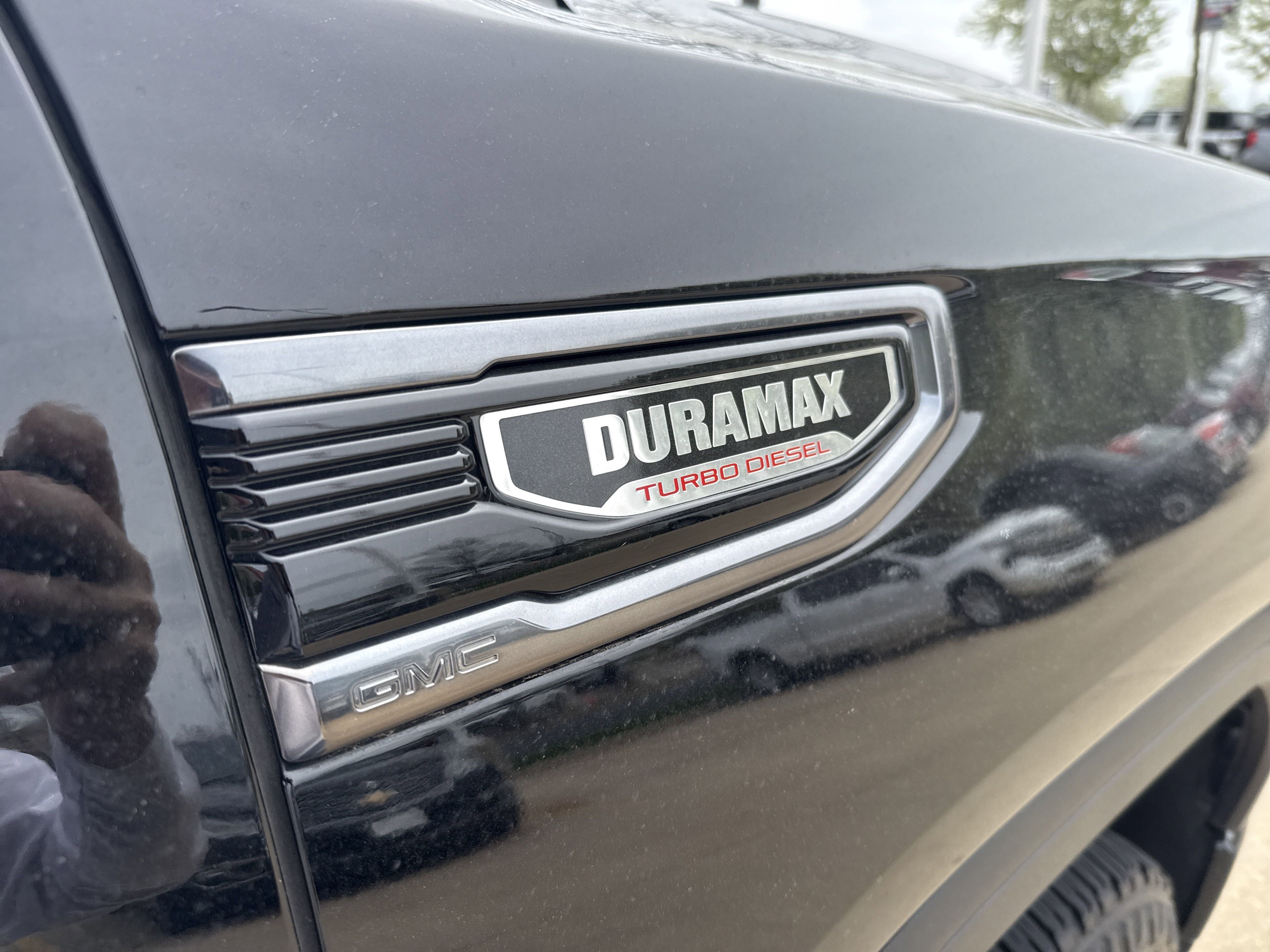 Used 2023 GMC Sierra 1500 AT4 w/ AT4 Premium Package AWD/4WD image 3