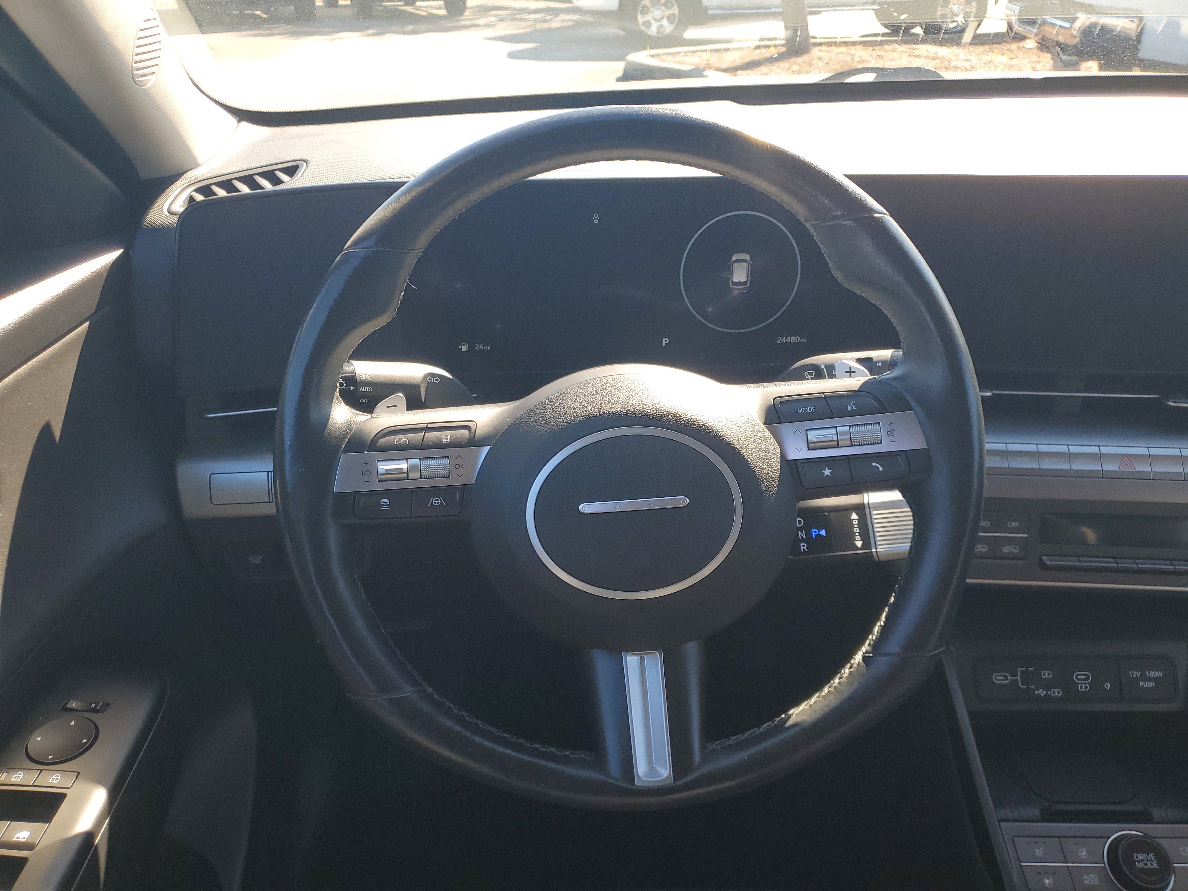 Used 2024 Hyundai Kona Limited image 17