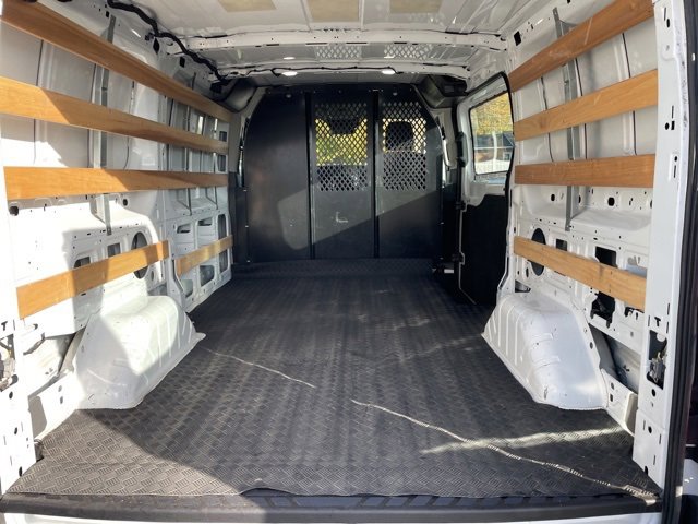 Used 2023 Ford Transit 250 Low Roof AWD w/ Exterior Upgrade Package image 16