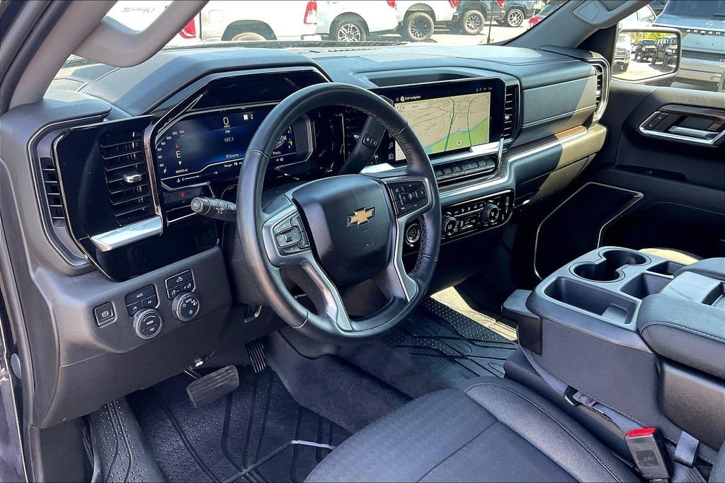 Used 2023 Chevrolet Silverado 1500 LT AWD/4WD image 19