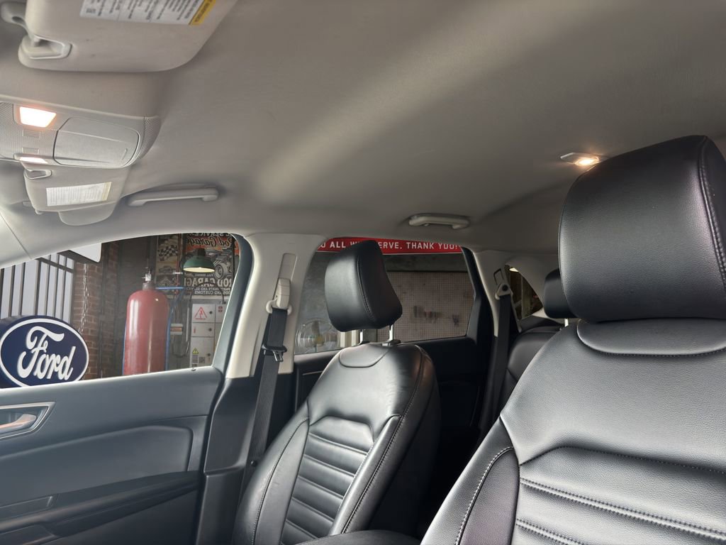 Used 2023 Ford Edge SEL image 25