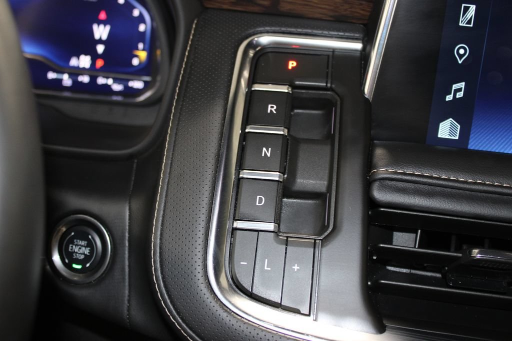 Used 2024 Chevrolet Suburban Premier AWD/4WD image 54