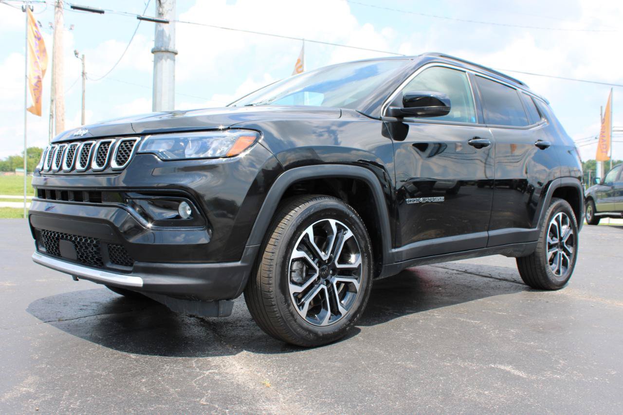 Used 2023 Jeep Compass Limited AWD/4WD image 12