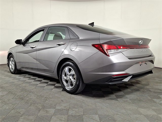 Used 2023 Hyundai Elantra SE w/ Preferred Accessory Package image 7