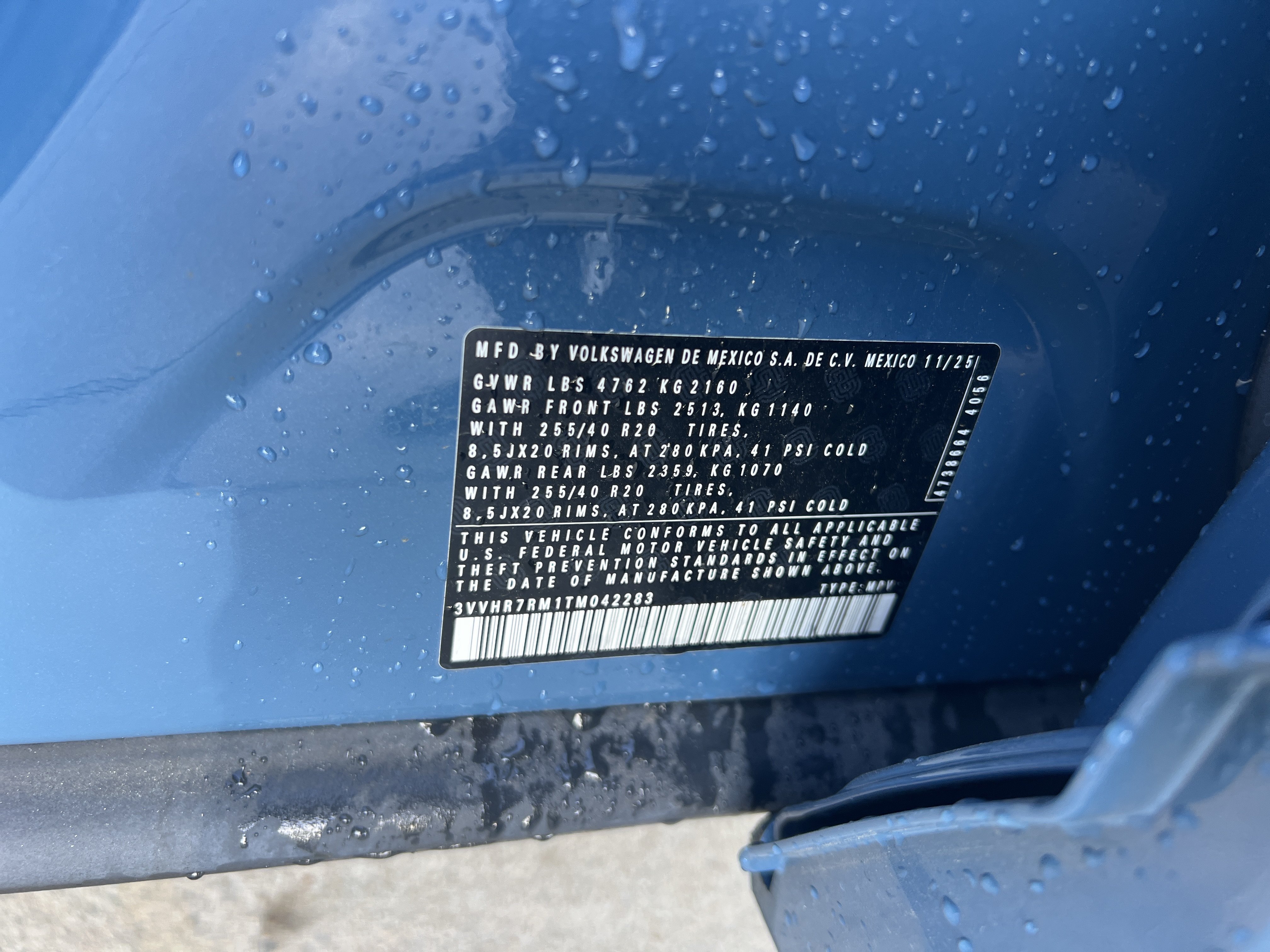 Certified 2026 Volkswagen Tiguan SE R-Line FWD image 30