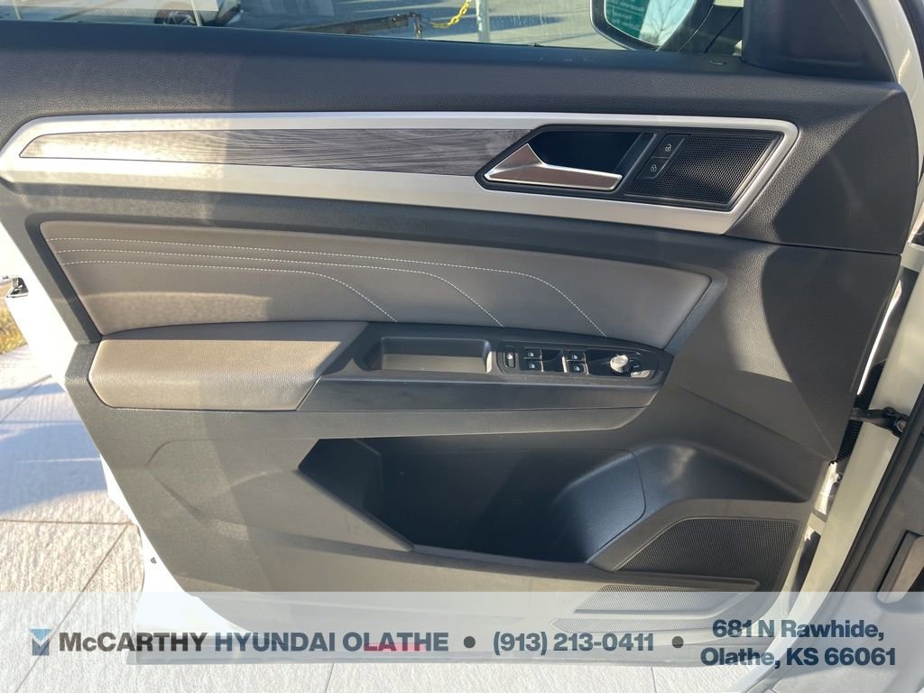 Used 2022 Volkswagen Atlas Cross Sport SE image 29