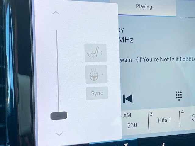 Used 2024 Chrysler Pacifica Touring-L image 22