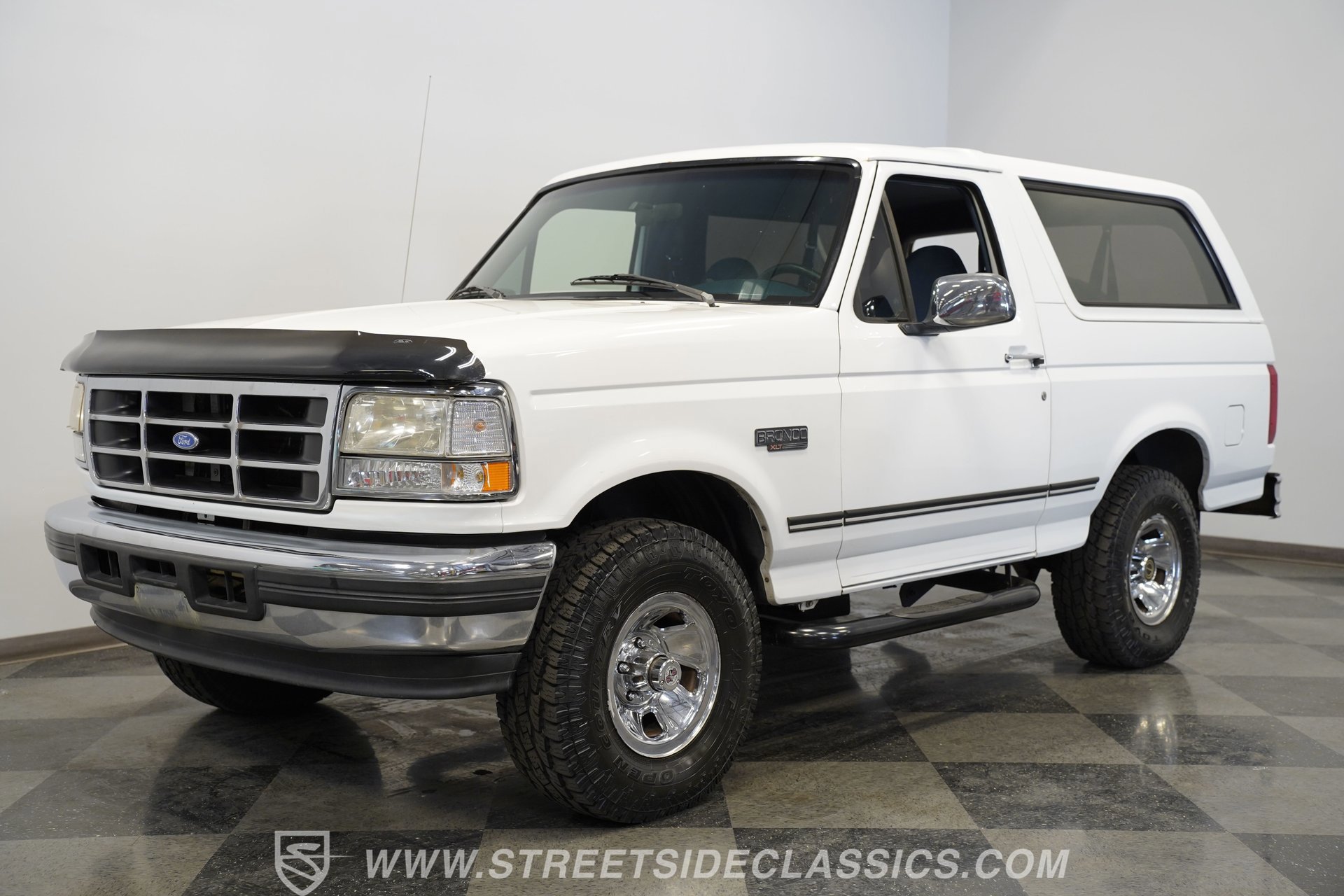 Used 1996 Ford Bronco XLT AWD/4WD image 6