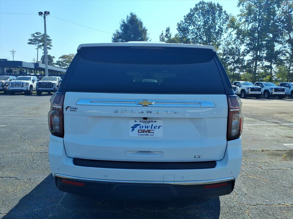 Used 2022 Chevrolet Suburban LT w/ Luxury Package image 4