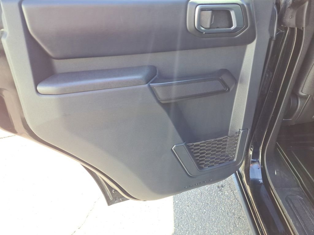 Used 2025 Ford Bronco Badlands image 21