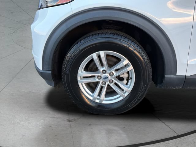 Used 2023 Ford Explorer XLT AWD/4WD image 26
