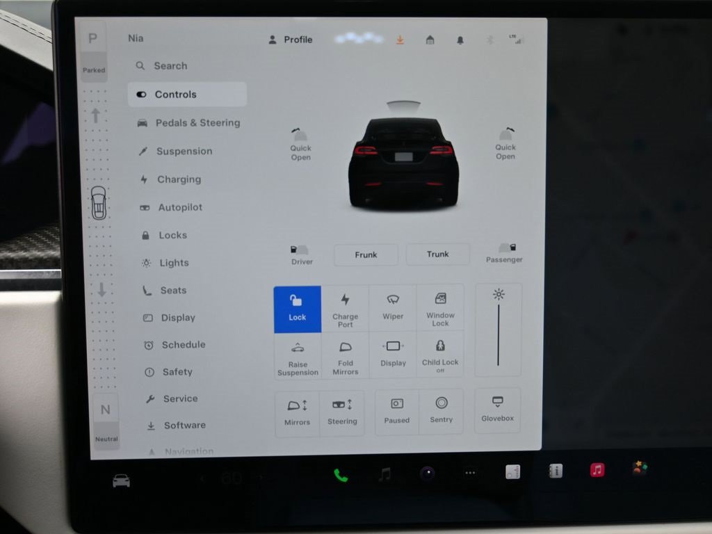 Used 2022 Tesla Model X Plaid image 22