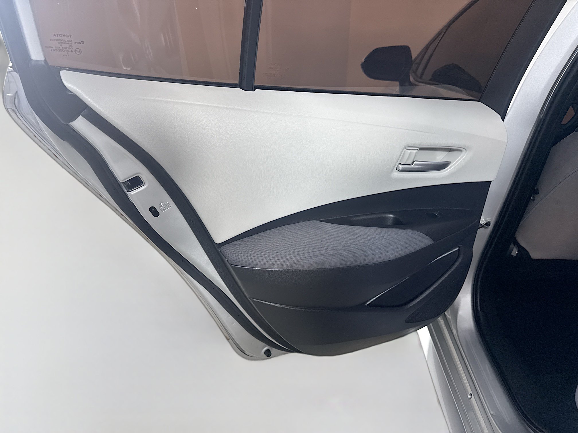 Used 2021 Toyota Corolla L FWD image 25