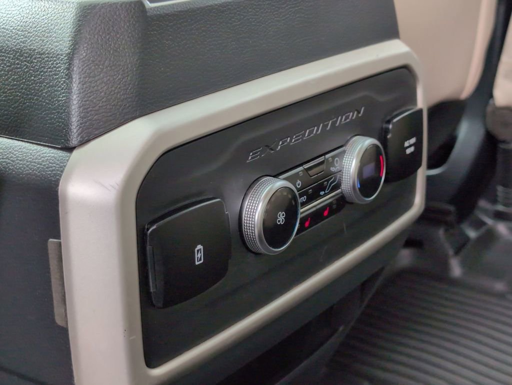 Used 2023 Ford Expedition Limited AWD/4WD image 26