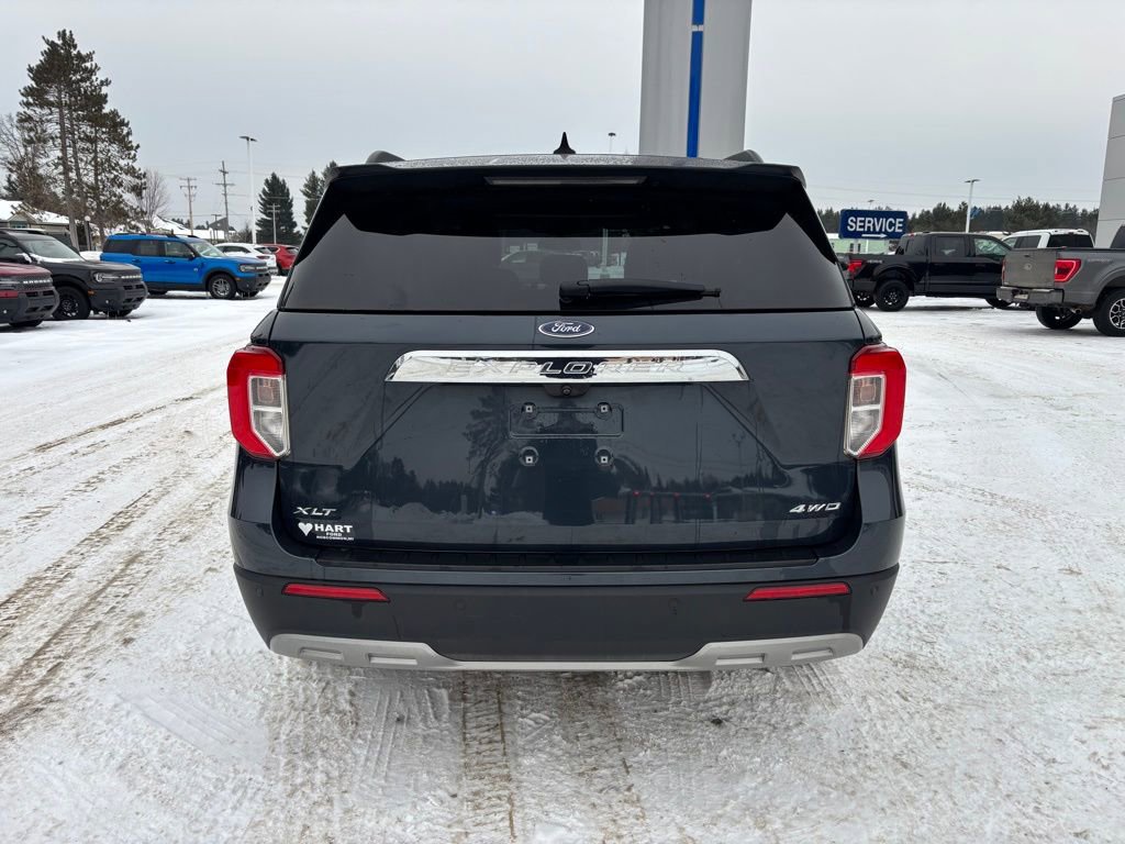 Used 2023 Ford Explorer XLT w/ Equipment Group 202A image 4