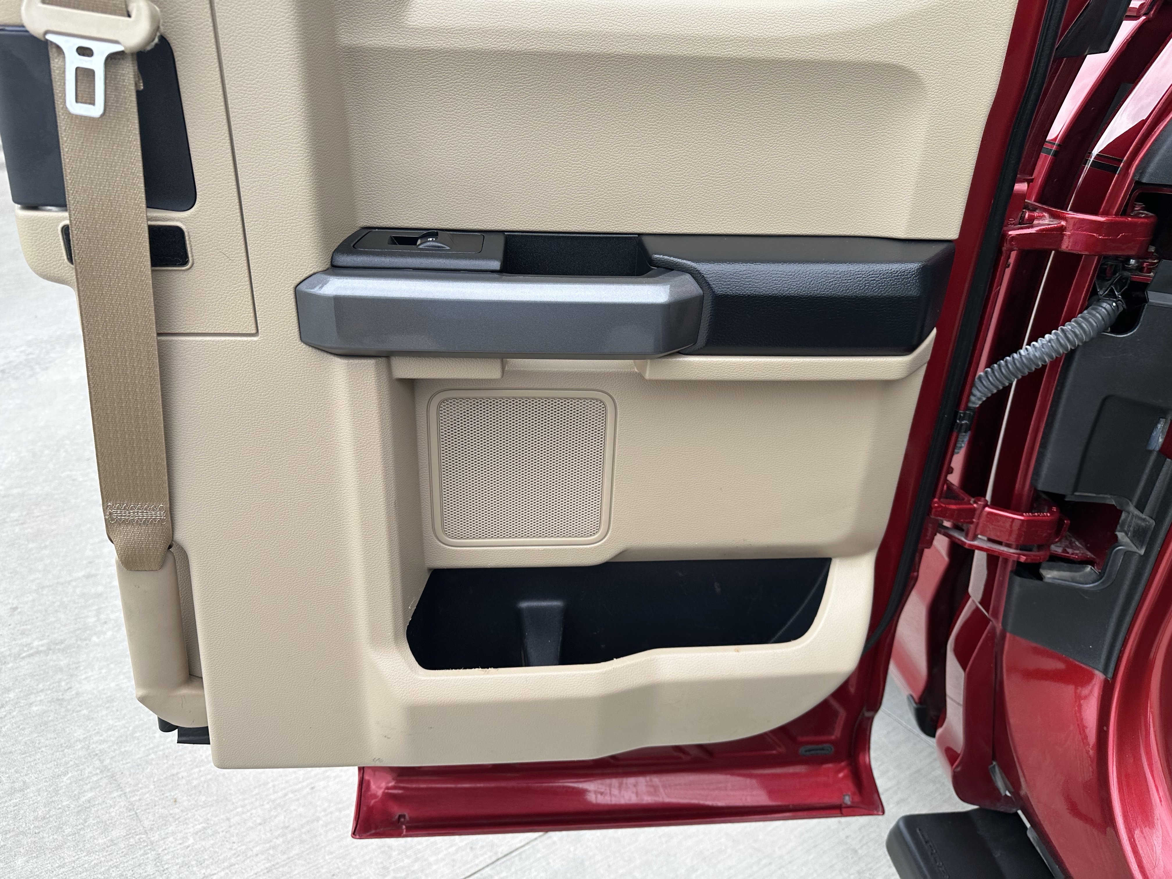 Used 2016 Ford F150 XLT w/ Equipment Group 301A Mid AWD/4WD image 7