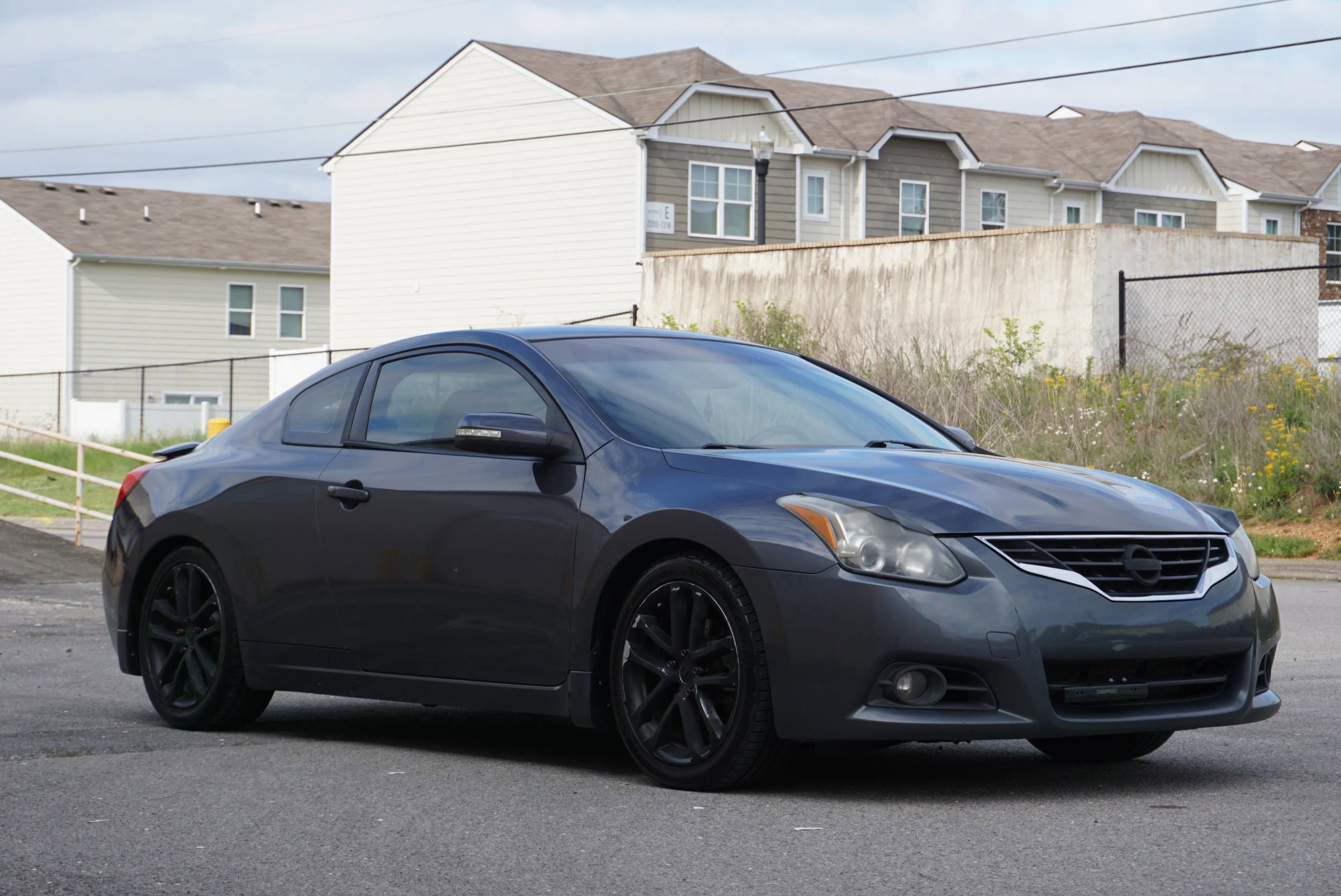 Used 2011 Nissan Altima 3.5 SR FWD image 3