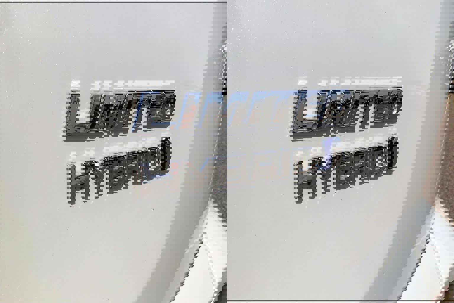 Used 2017 Toyota RAV4 Limited w/ Advanced Technology Package image 9