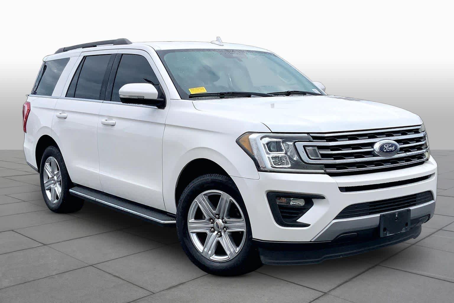 Used 2018 Ford Expedition XLT w/ Equipment Group 202A RWD image 2
