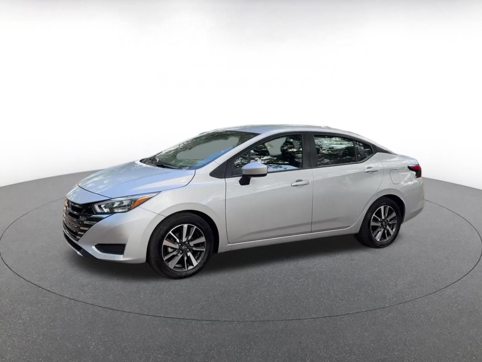 Used 2025 Nissan Versa SV FWD image 8