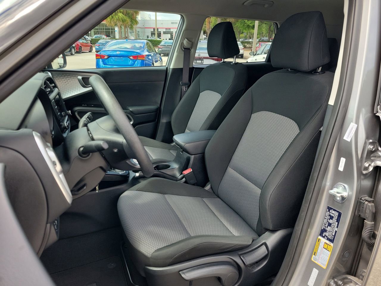 Used 2025 Kia Soul LX w/ LX Technology Package FWD image 15