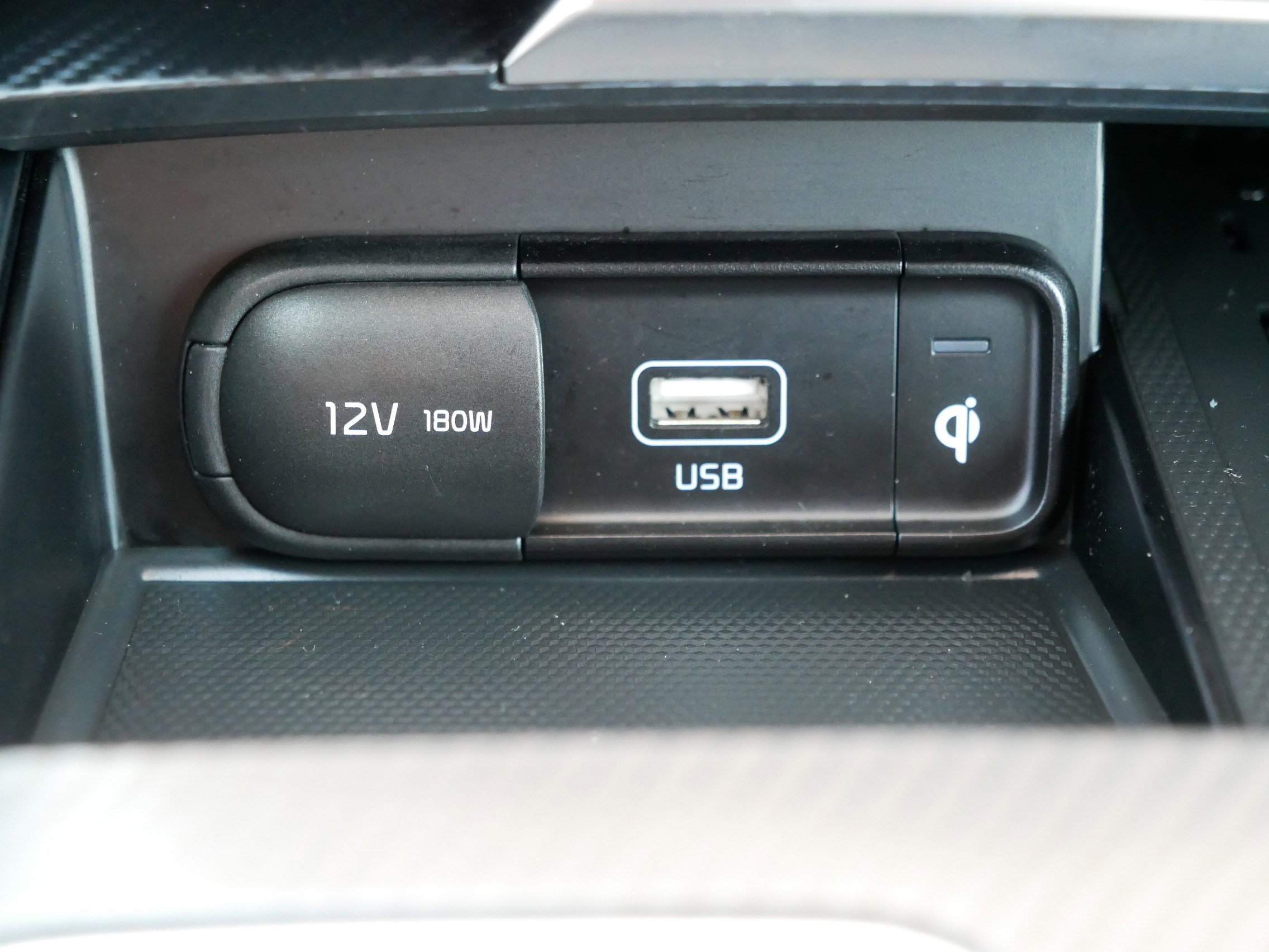 Certified 2022 Kia Stinger GT2 w/ Scorpion Package AWD/4WD image 31