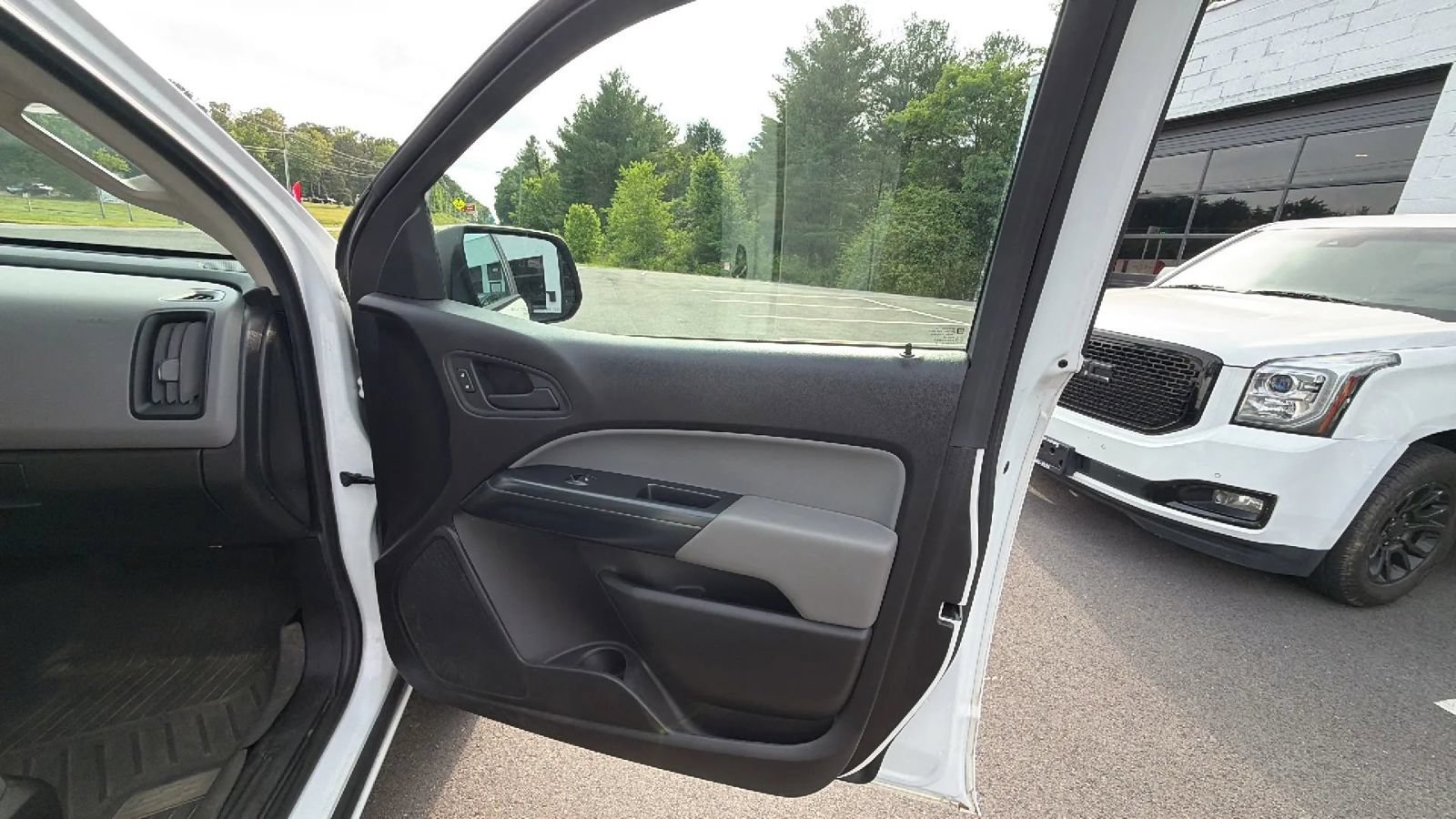 Used 2018 Chevrolet Colorado W/T AWD/4WD image 37