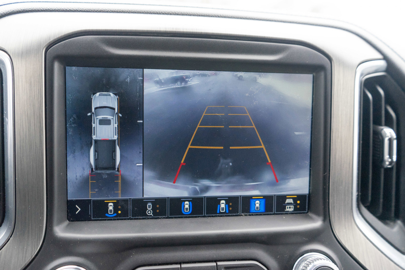 Used 2022 GMC Sierra 3500 Denali w/ Denali Ultimate Package image 18