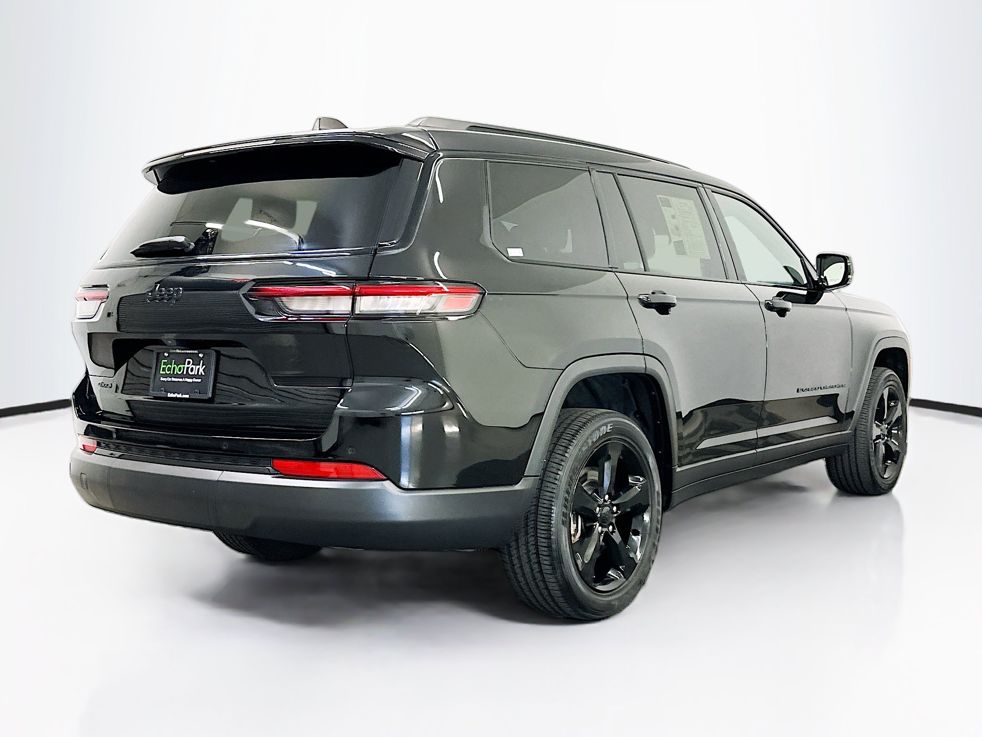 Used 2023 Jeep Grand Cherokee L Laredo AWD/4WD image 9