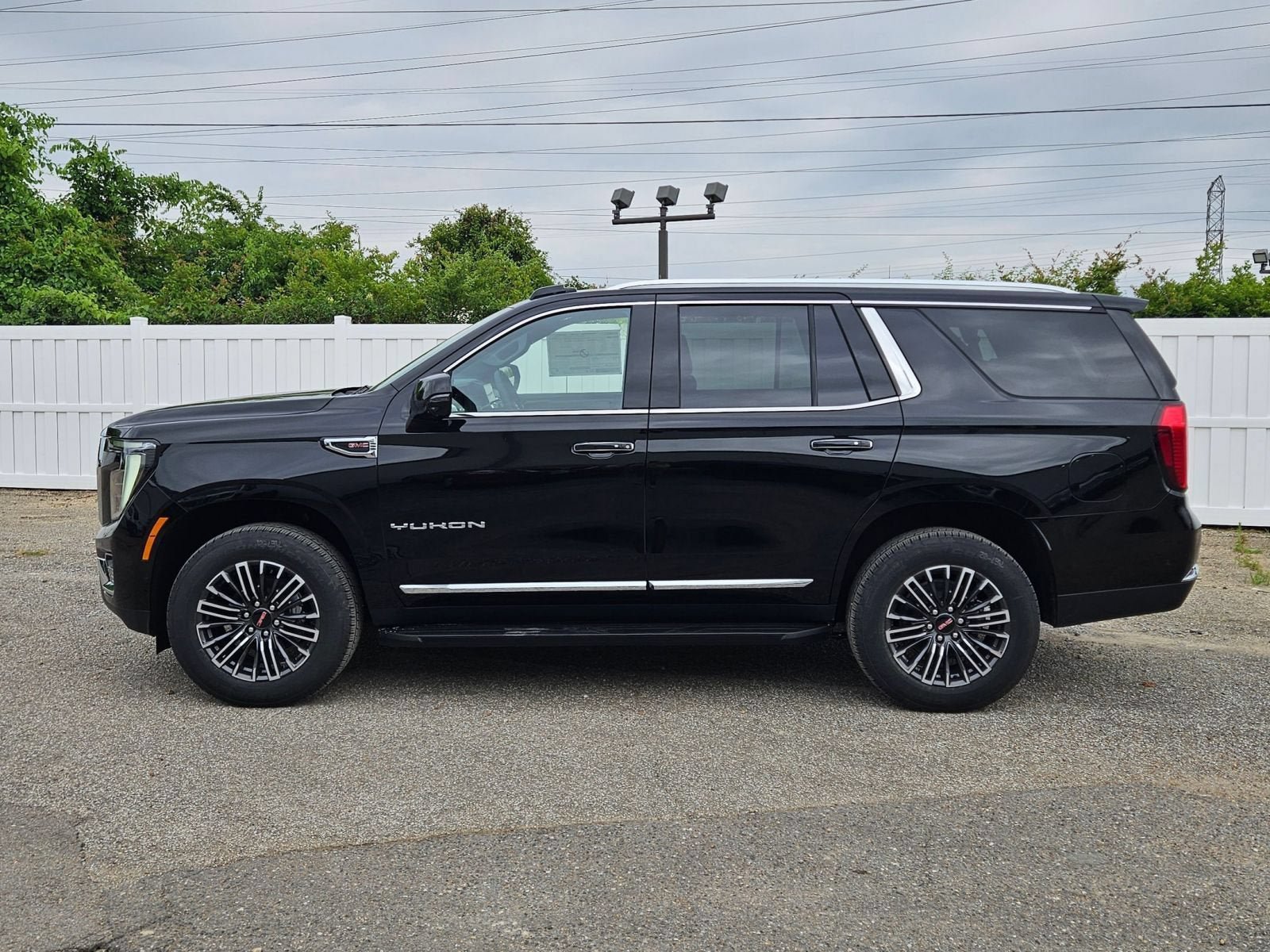 New 2026 GMC Yukon Elevation AWD/4WD image 2
