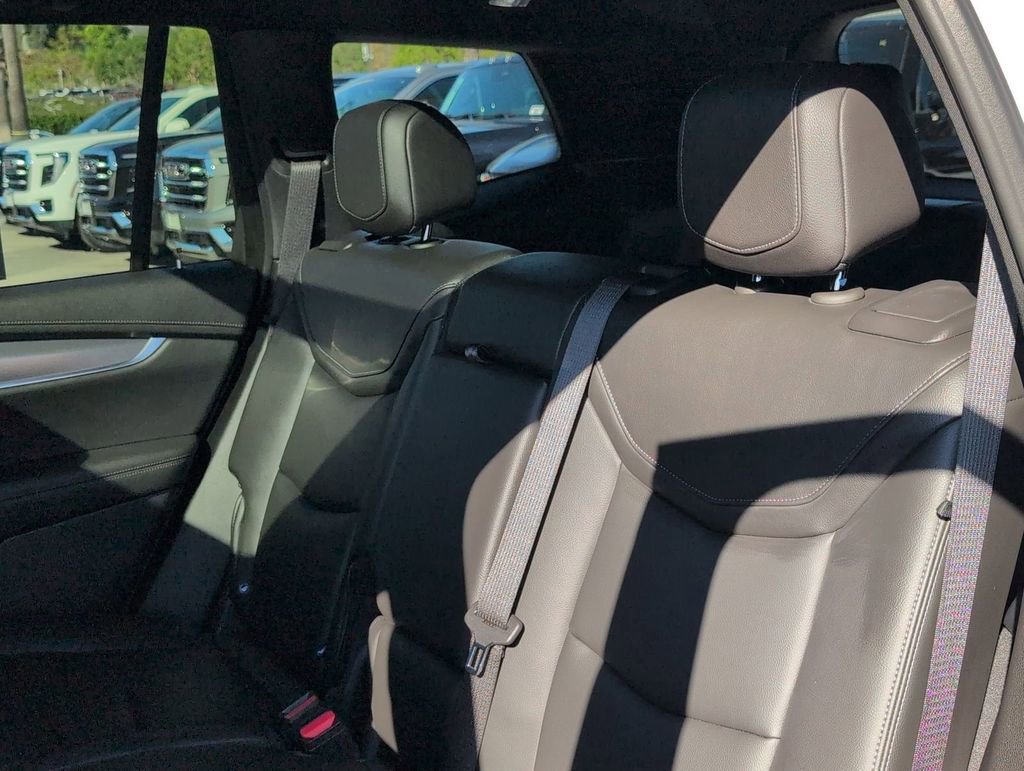 Used 2025 Cadillac XT6 Luxury image 26
