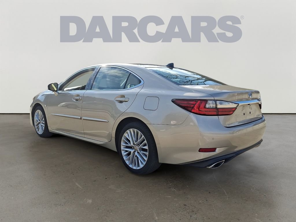 Used 2016 Lexus ES 350 w/ Luxury Package w/Wood Trim image 4