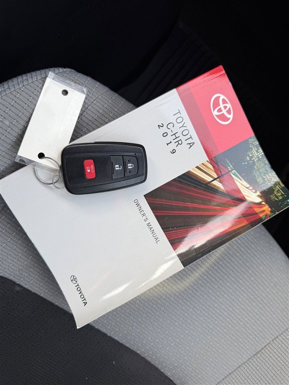 Used 2019 Toyota C-HR image 29