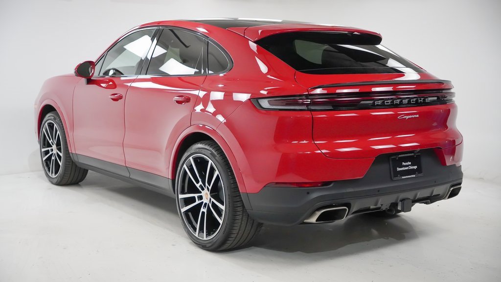 Certified 2025 Porsche Cayenne Coupe image 3