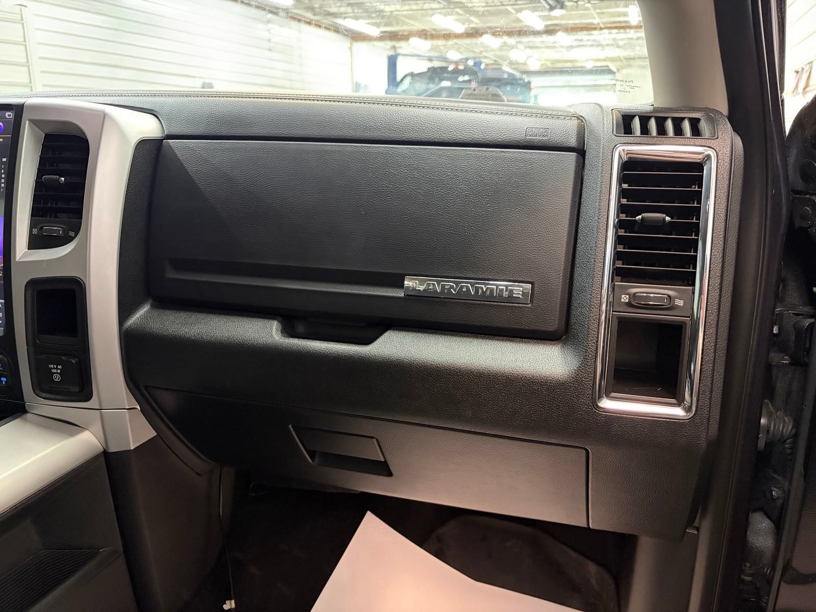 Used 2017 RAM 3500 Laramie AWD/4WD image 31
