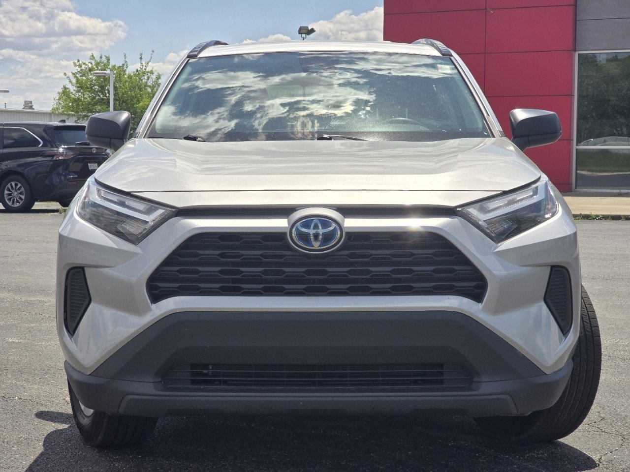 Used 2023 Toyota RAV4 LE AWD/4WD image 8