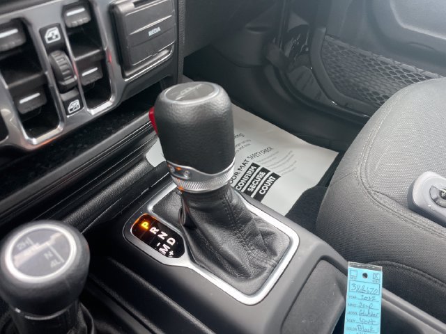 Used 2022 Jeep Gladiator Sport AWD/4WD image 15