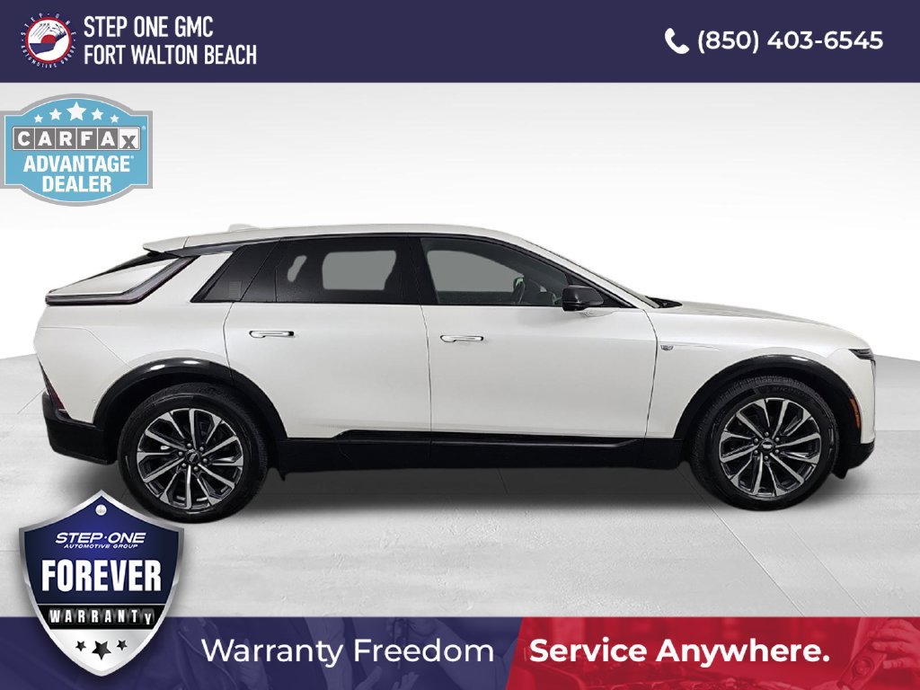 Used 2024 Cadillac Lyriq Sport RWD image 4