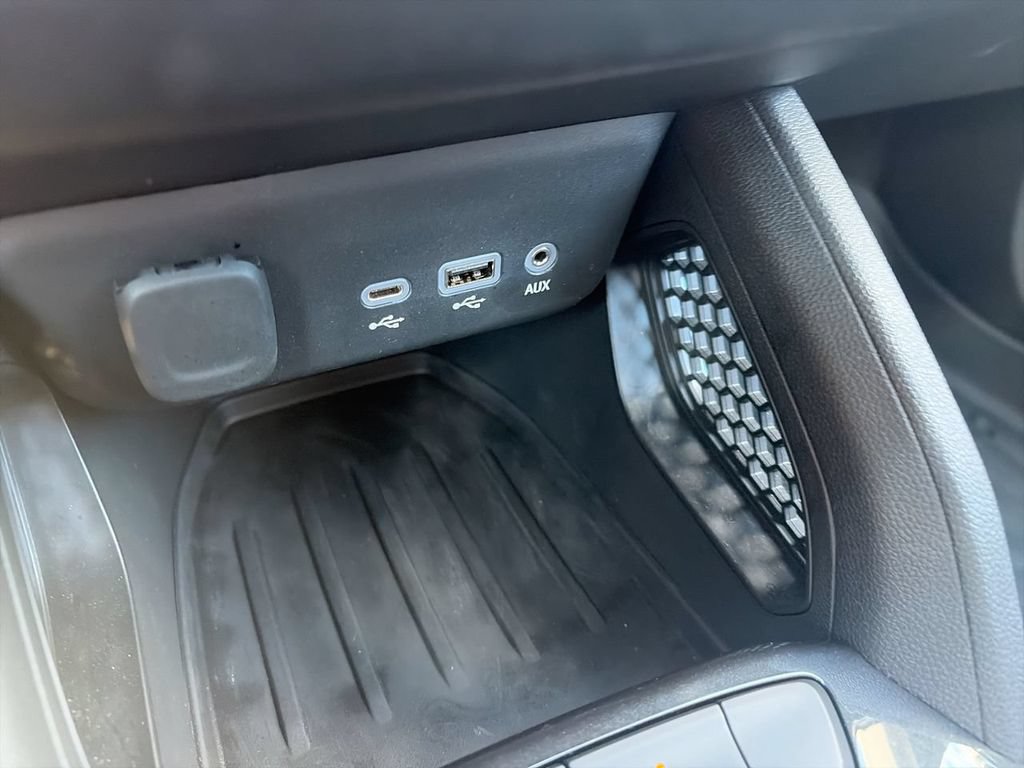 Used 2023 Chevrolet TrailBlazer LT FWD image 19