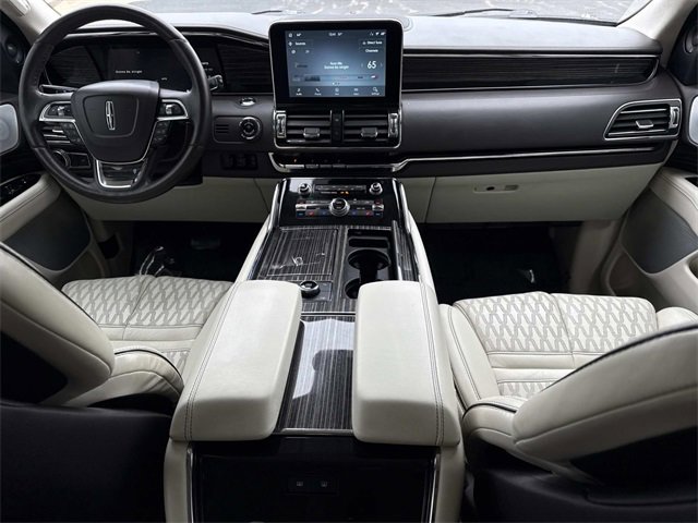 Used 2021 Lincoln Navigator Black Label w/ Cargo Convenience Package image 17