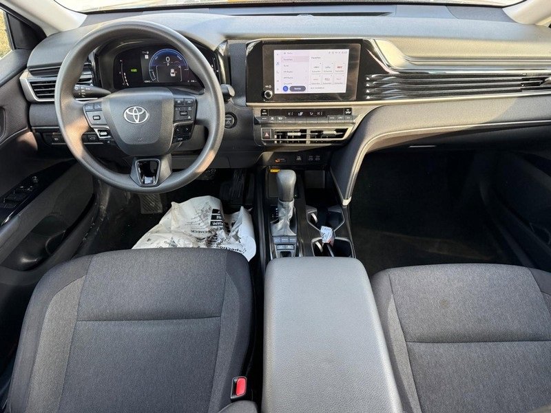 Used 2025 Toyota Camry LE image 13
