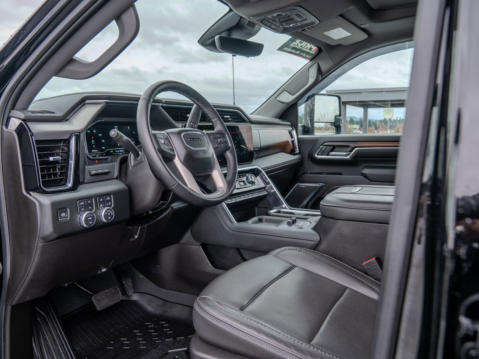 Used 2024 GMC Sierra 2500 Denali w/ Denali Reserve Package image 16