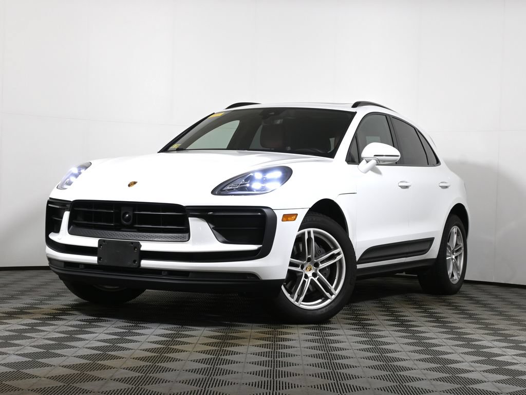 Used 2024 Porsche Macan AWD/4WD image 1