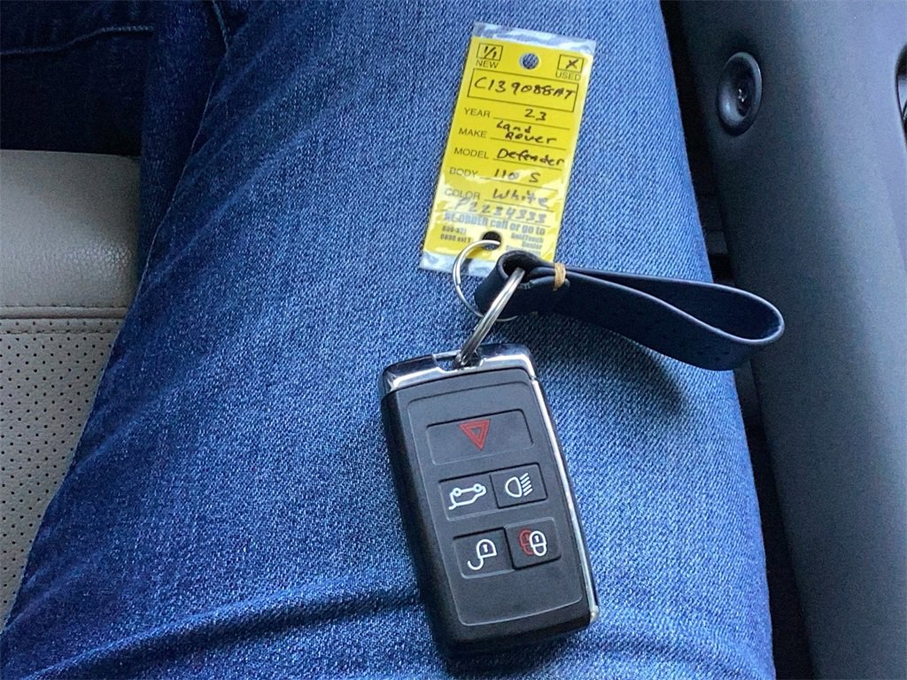 Used 2023 Land Rover Defender 110 S image 29