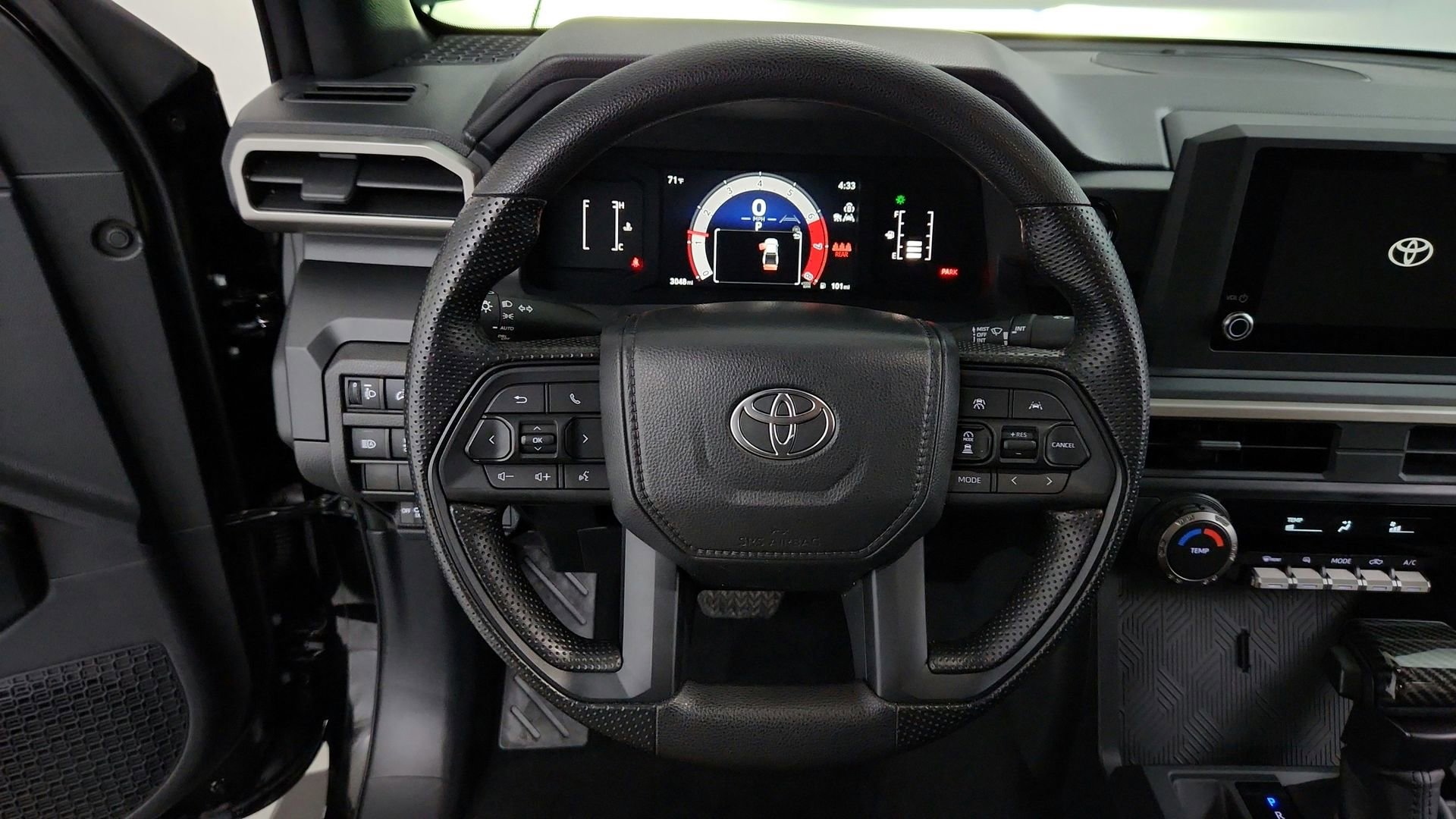 Used 2025 Toyota Tacoma SR AWD/4WD image 14