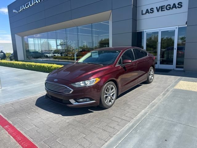 Used 2017 Ford Fusion SE w/ Equipment Group 201A FWD image 1
