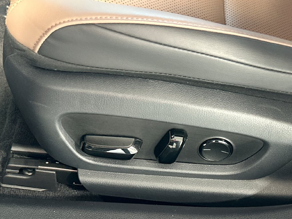 Used 2023 Lexus ES 300h w/ Premium Package FWD image 12