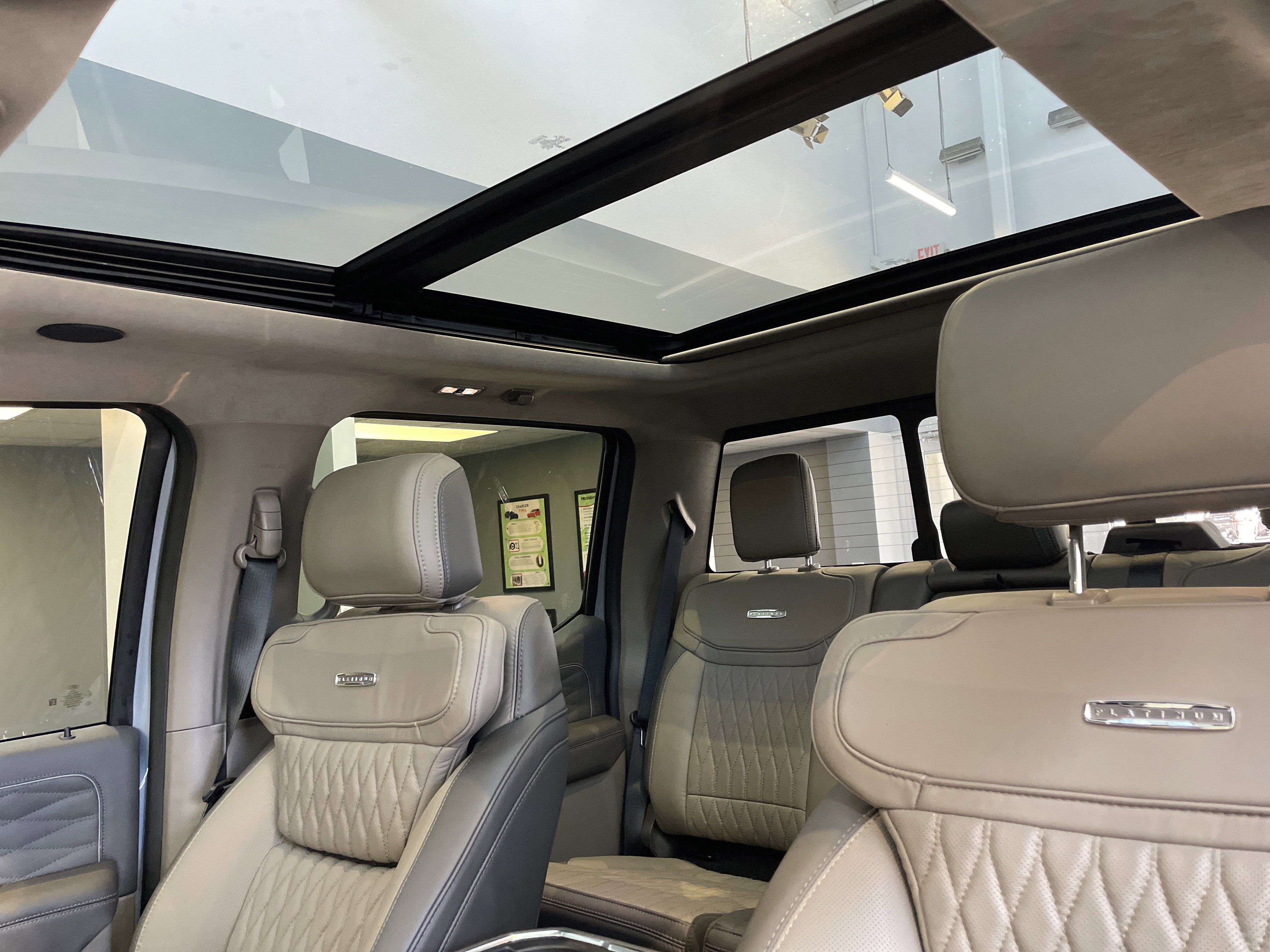 Used 2025 Ford F450 Platinum w/ Platinum Plus Package image 35