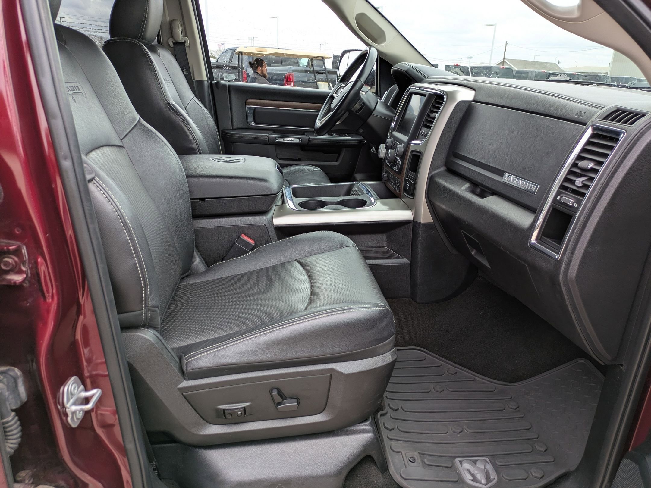 Used 2016 RAM 1500 Laramie w/ Convenience Group image 25